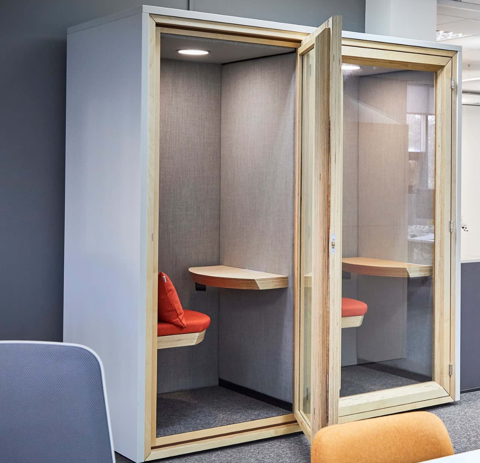 residence-phone-booth_12