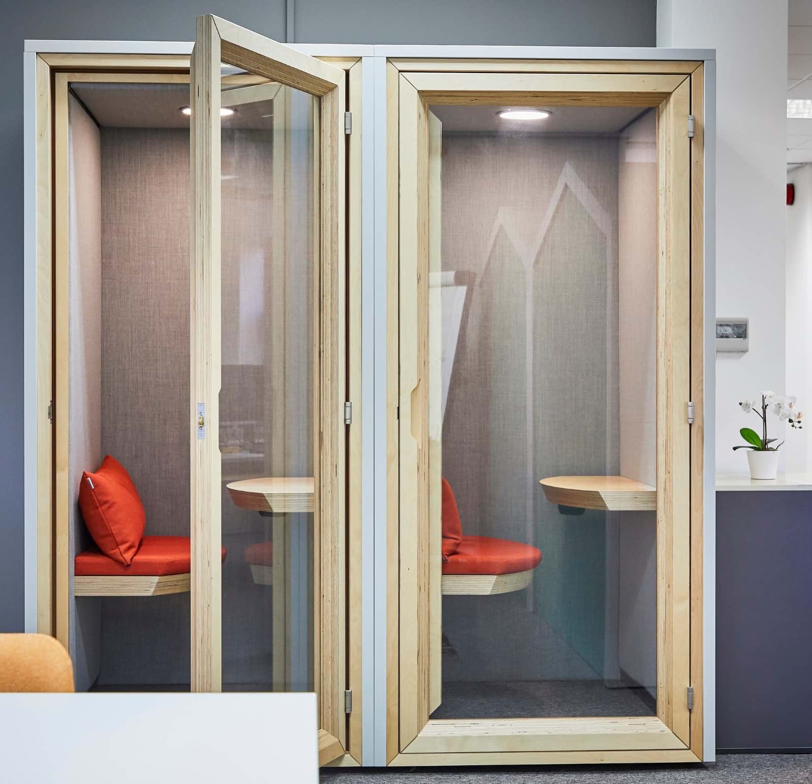 residence-phone-booth_13